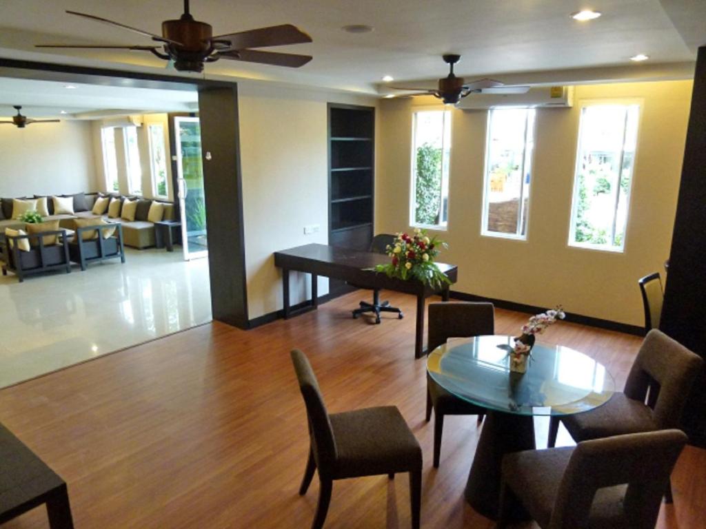Sinsuvarn Airport Suite (SHA Plus+) photo