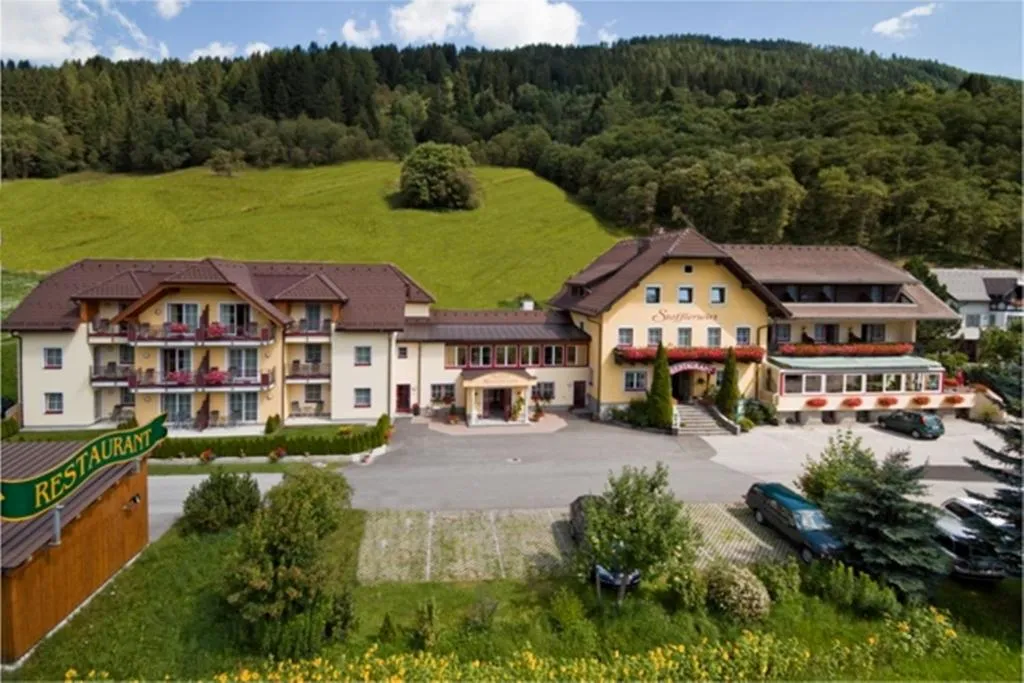 Landhotel Stofflerwirt, hotel v destinaci Sankt Michael im Lungau