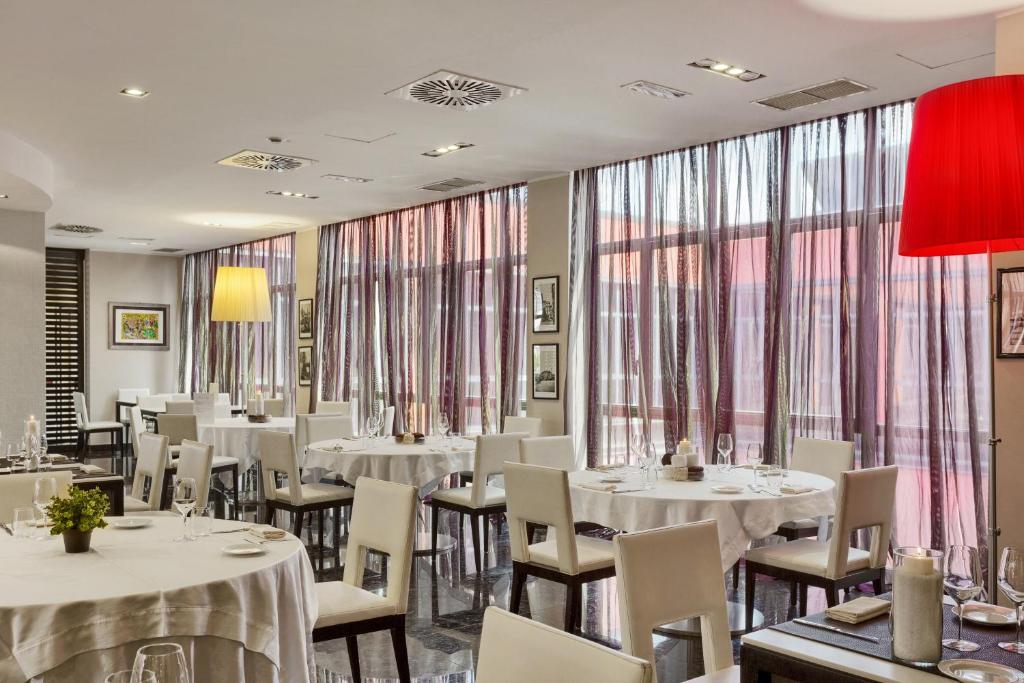 イタリアーナ ホテル ミラノ ロー フェア - Dining image