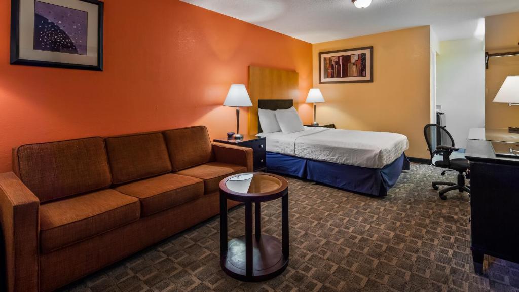 Surestay Plus Hotel By Best Western Fayetteville Photo 8