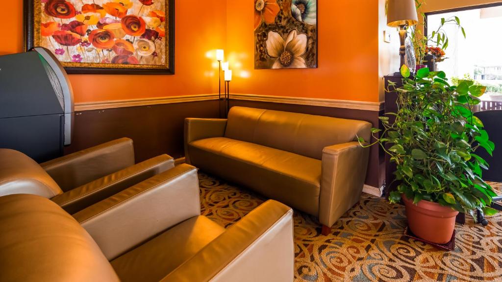 Surestay Plus Hotel By Best Western Fayetteville Photo 10