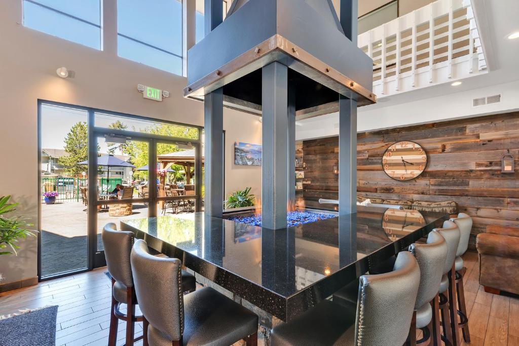 Beach Retreat & Lodge at Tahoe photo