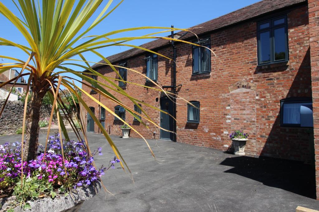 2 Fox Studios, Much Wenlock