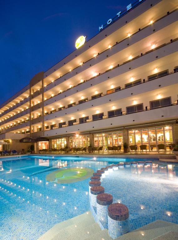 Hotel Mariant — Hotel building in S'Illot, Balearic Islands