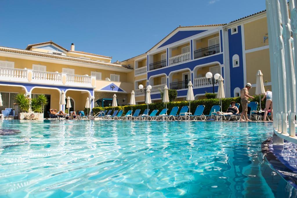 Hotel Petros — Swimming pool in Tsilivi, Ionian Islands