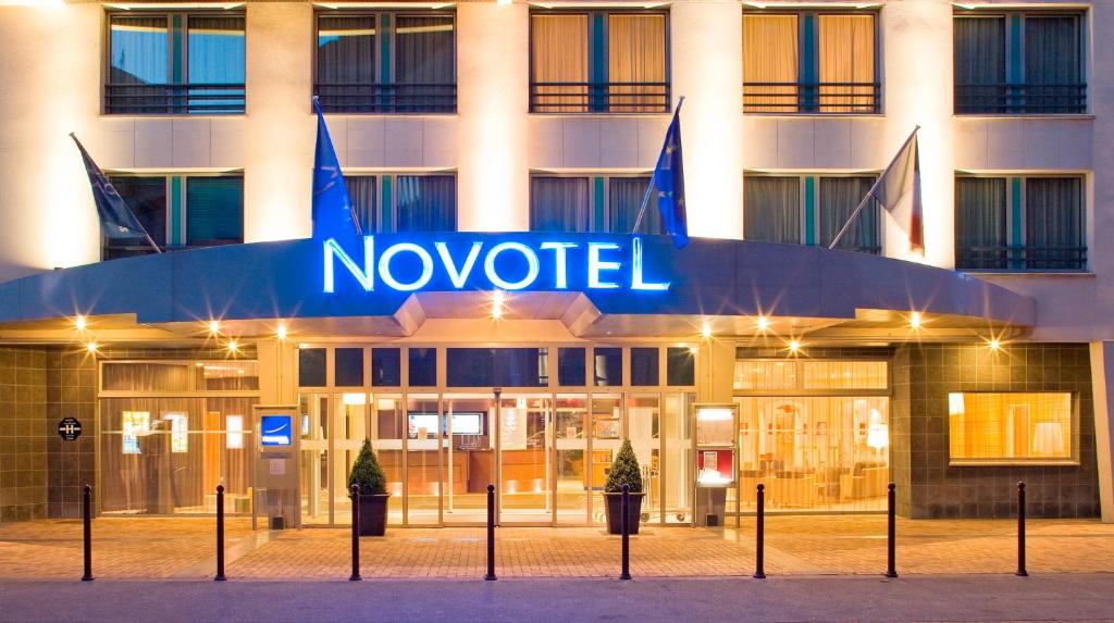 Entrance, Novotel Lille Centre Gares in Lille