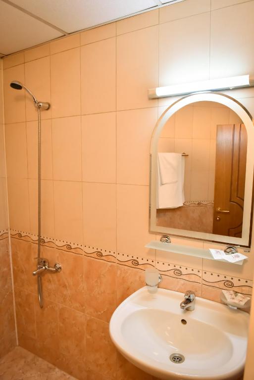 Lina Hotel photo