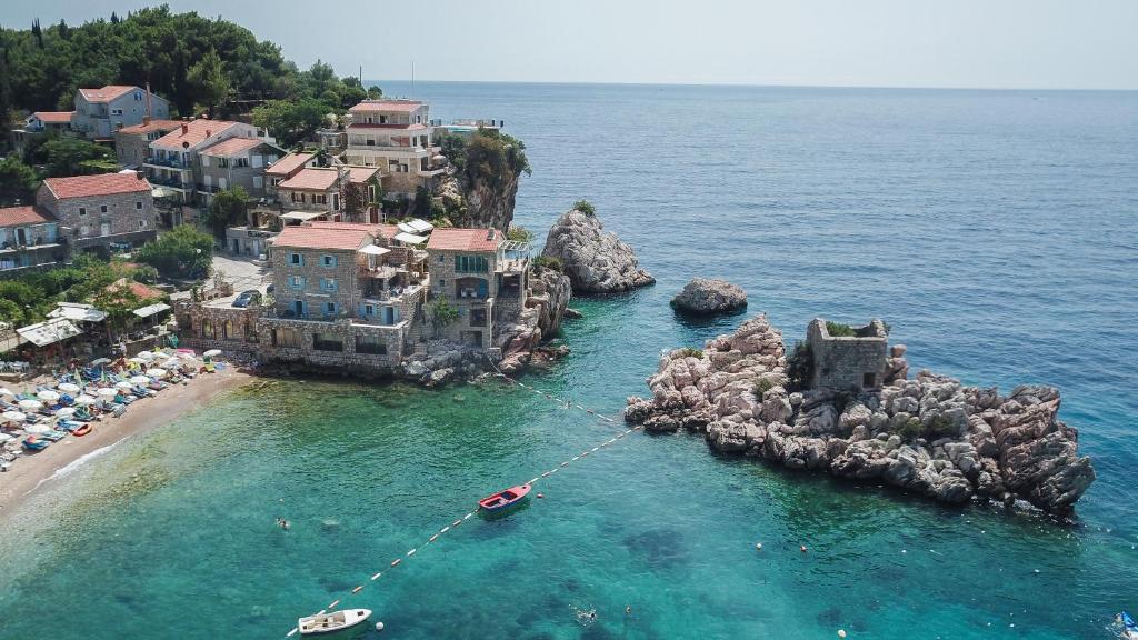 Kazanegra Exclusive Apartments — Hotel in Budva