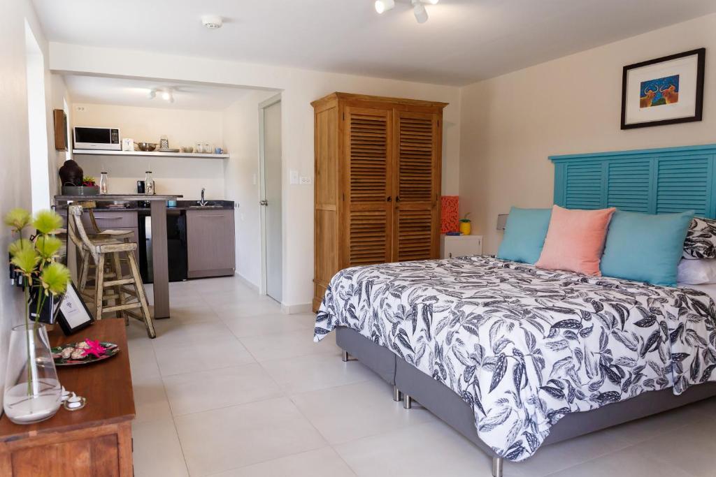 Aruba Boutique Apartments - Adults Only photo
