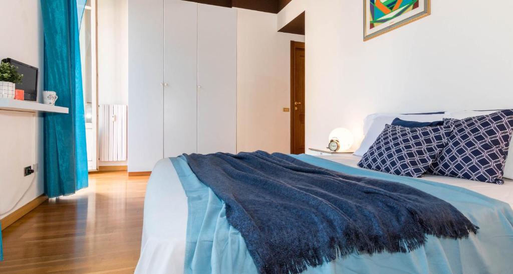 ALTIDO Superb Apartments mins from Duomo and Royal Palace photo