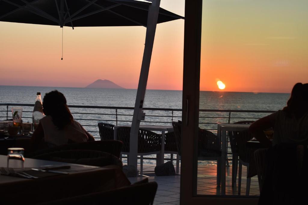 Baia del Godano Resort & Spa — Restauracje i bary in Ricadi, Kalabria