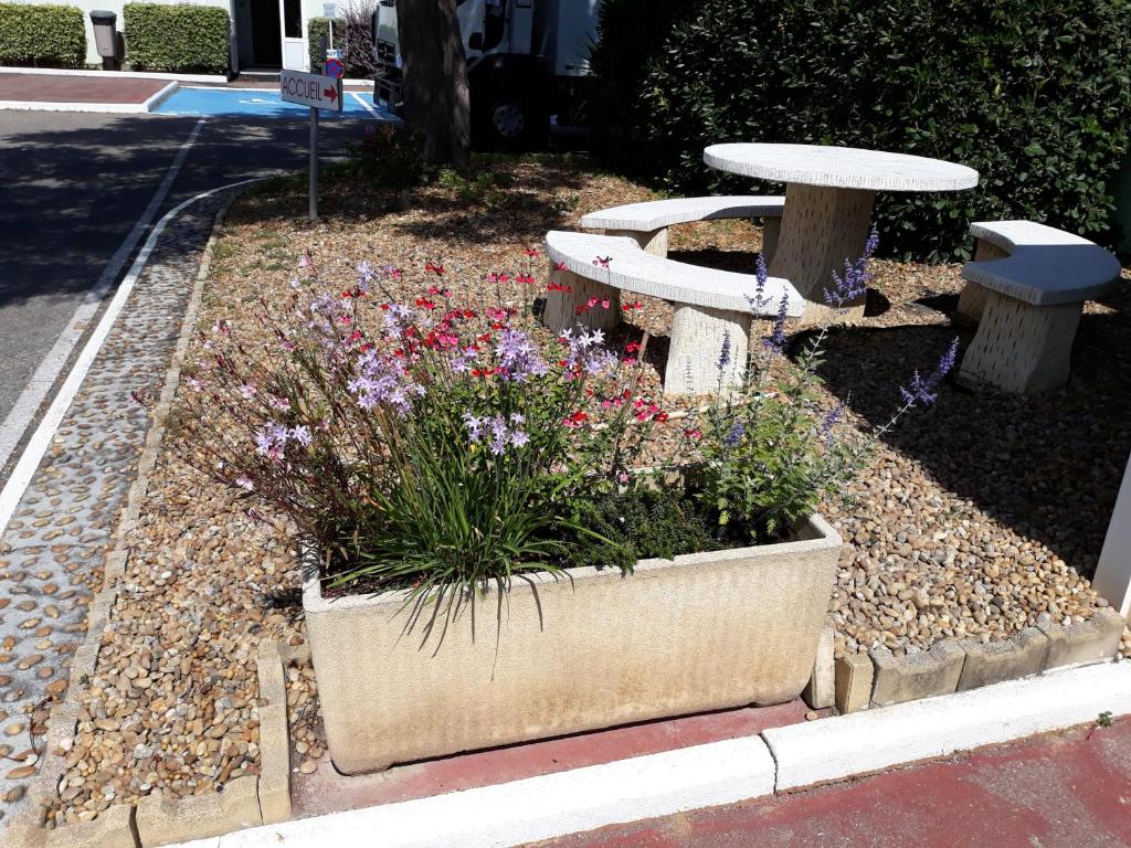Fasthotel Narbonne - 5