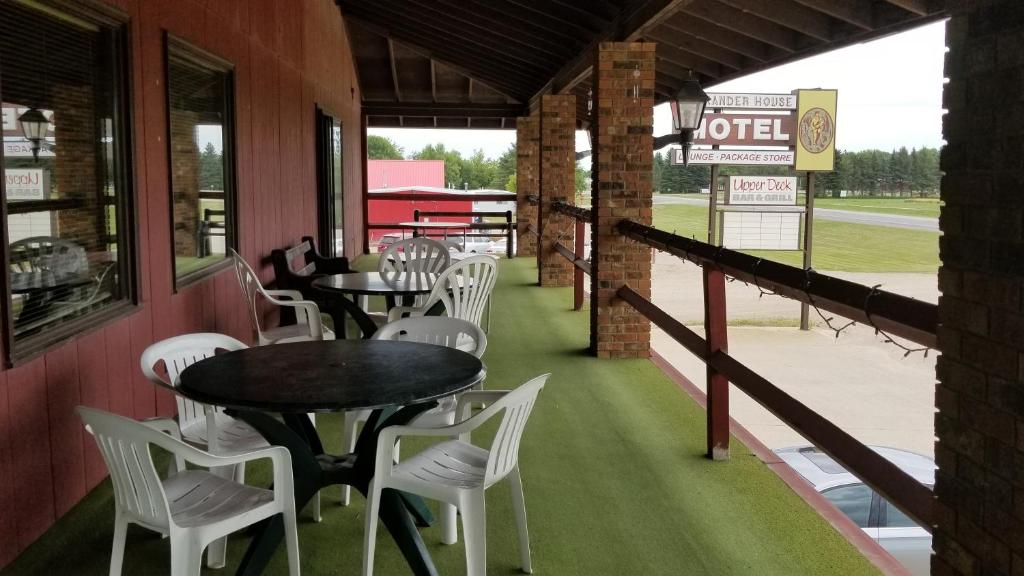 Alexander House Motel — Hotel in Park River