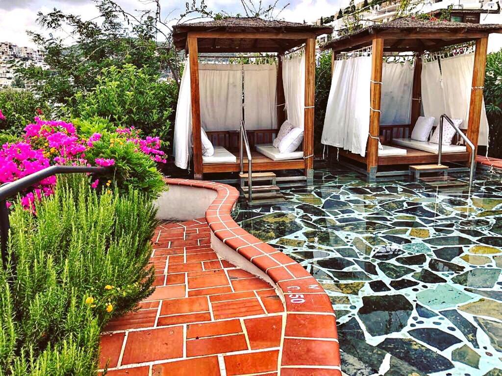 El Vino Hotel Suites