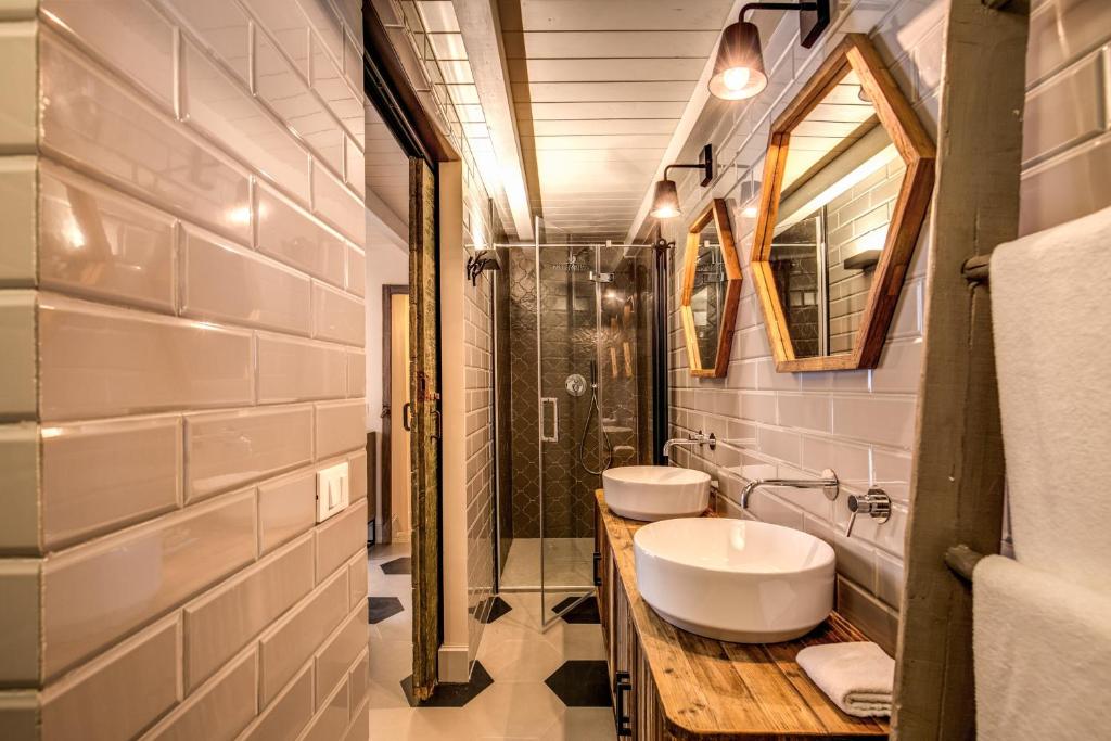 DeCharme apartment with terrace in Monti photo