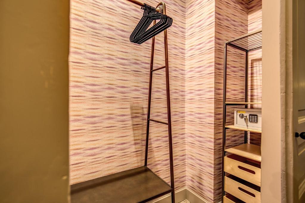 DeCharme apartment with terrace in Monti photo