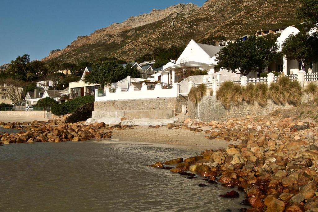 Westbank Private Beach Villa photo
