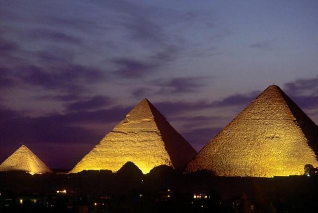 H10 Pyramids View photo