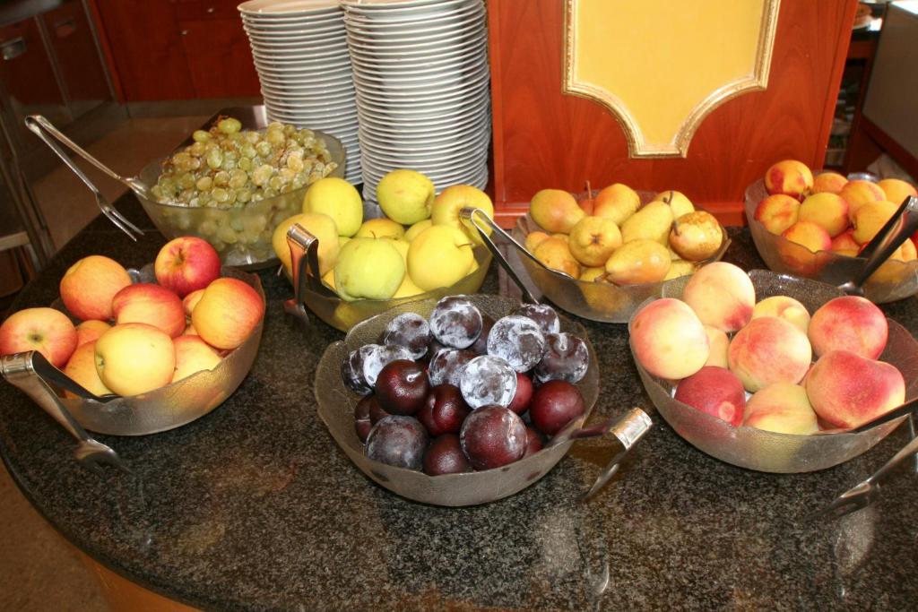 Hotel Elpiro — Restaurant & bars in Jesolo, Veneto