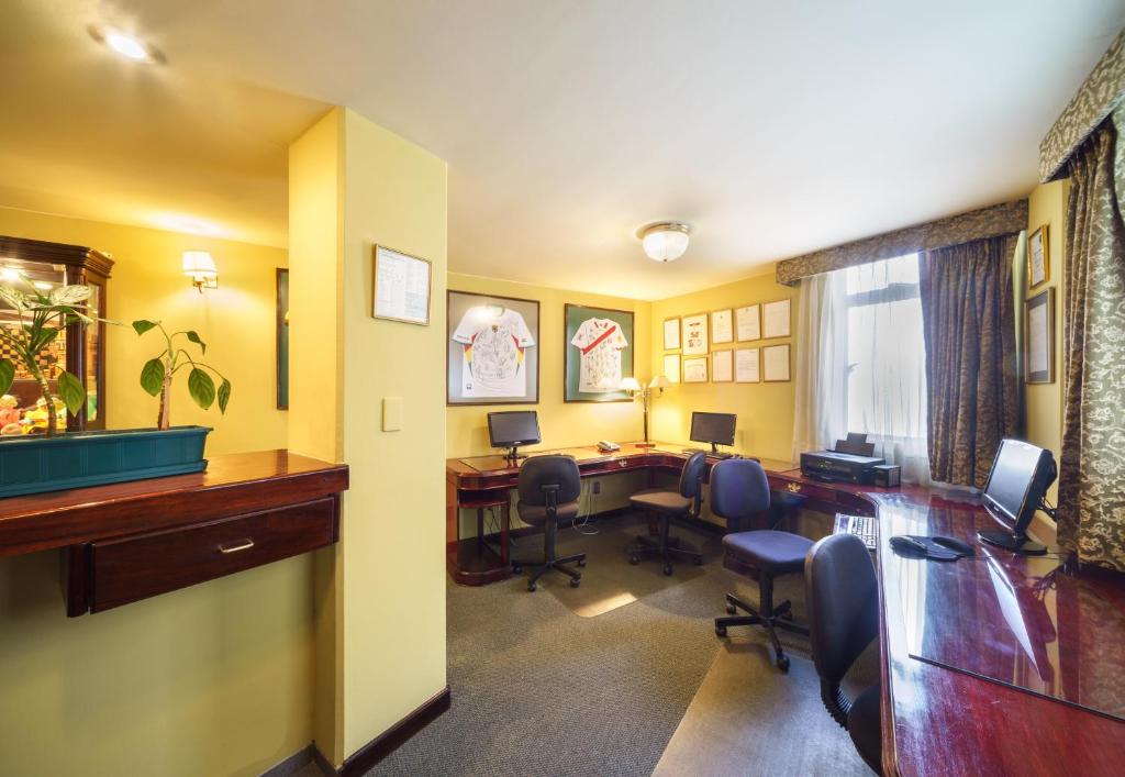 Ritz Apart Hotel photo