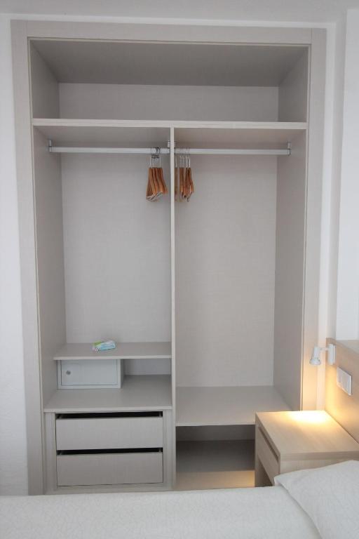 Apartamentos Vistamar — Hotel rooms in Benidorm, Valencian Community