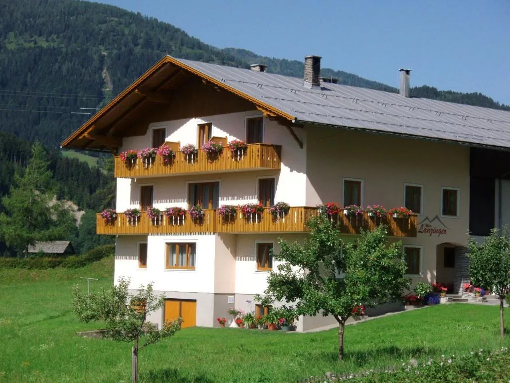 Gästehaus Lanzinger, מלון בLiesing