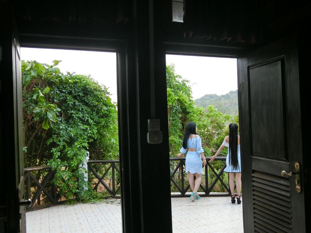 Greenhouse Retreat photo