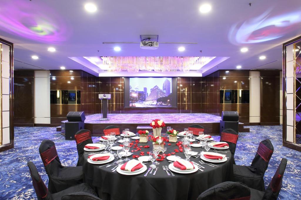 Banquet hall