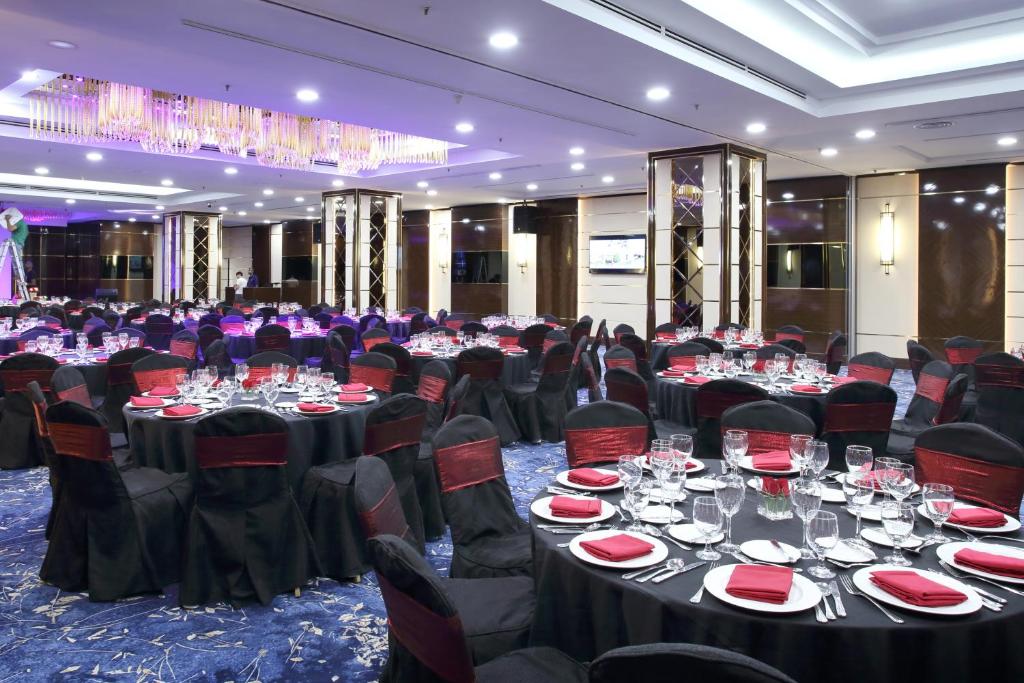 Banquet hall