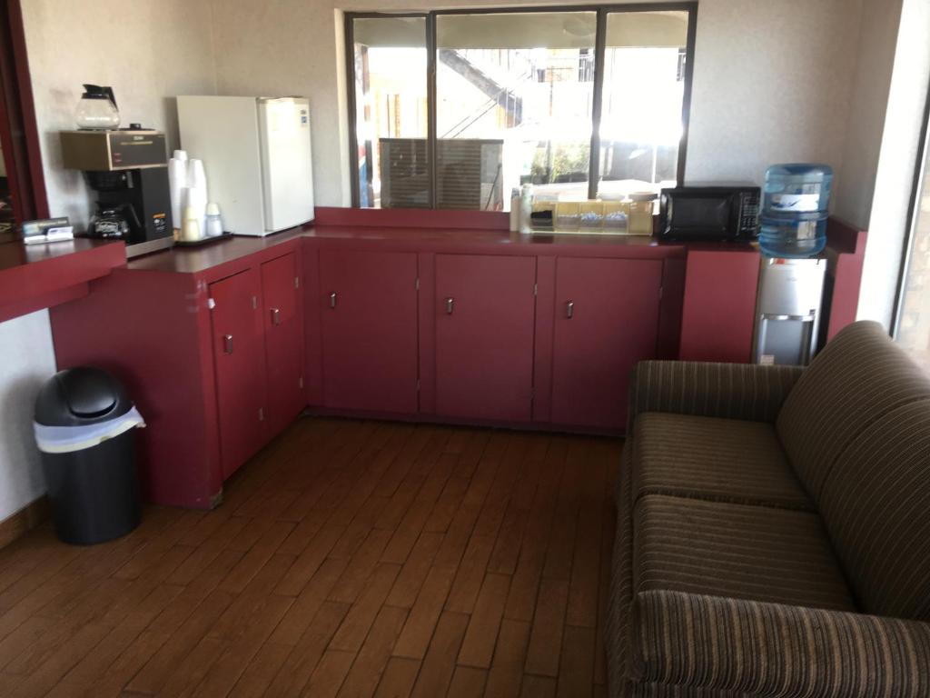 Executive Inn Odessa photo
