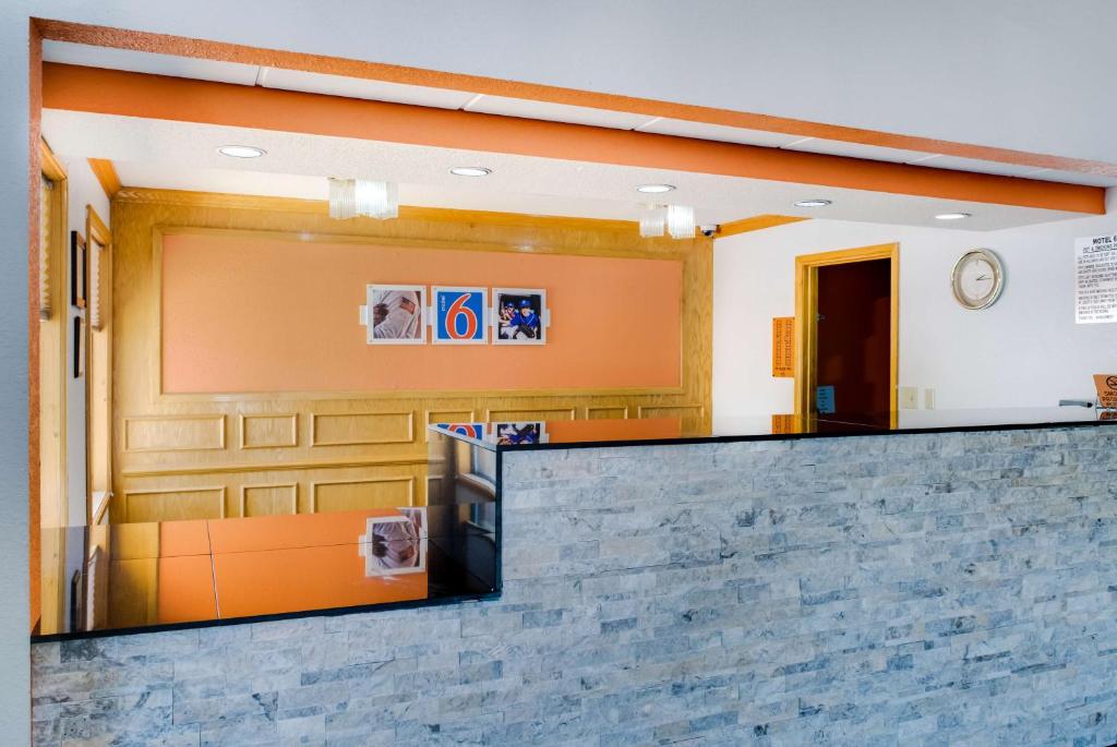 Motel 6-Richmond, IN photo