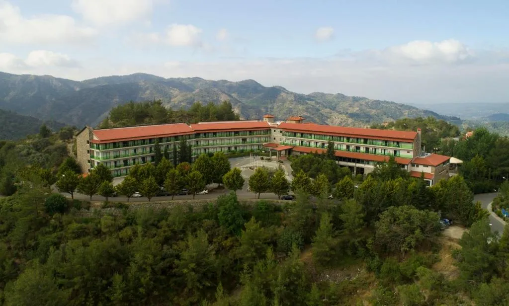 Rodon Hotel and Resort, hotel in Agros