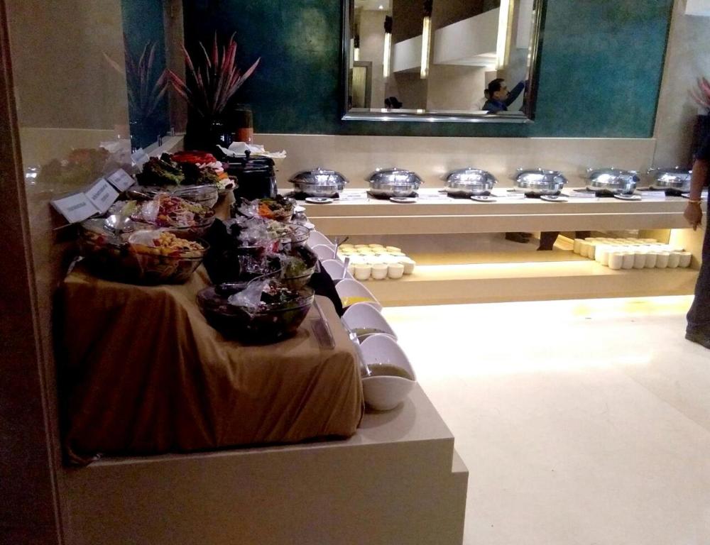 อาหารและเครื่องดื่ม