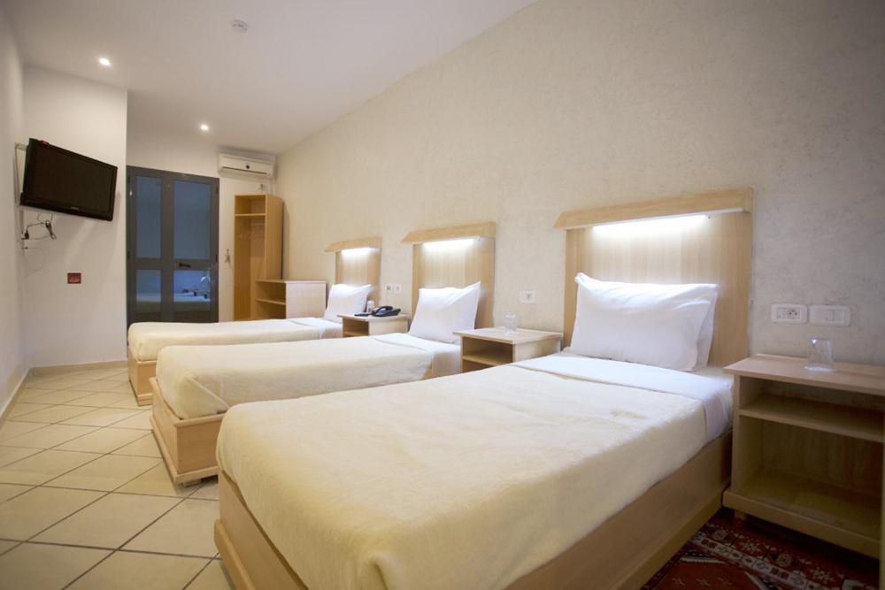 Hotel Roma photo