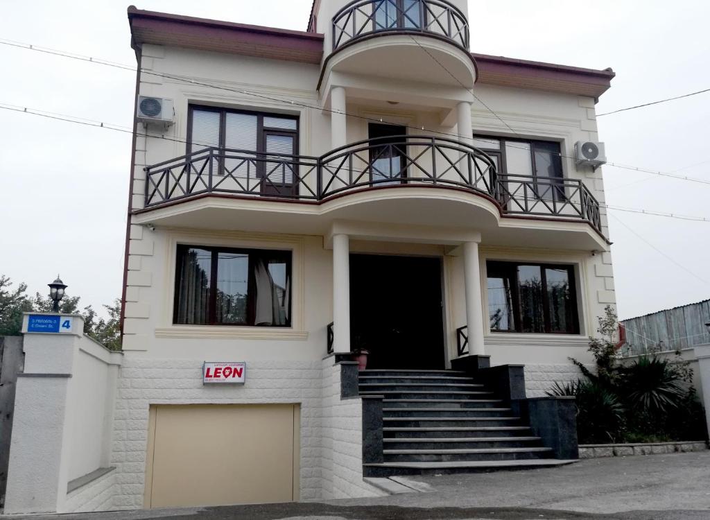 Leon — Hotel in Tbilisi