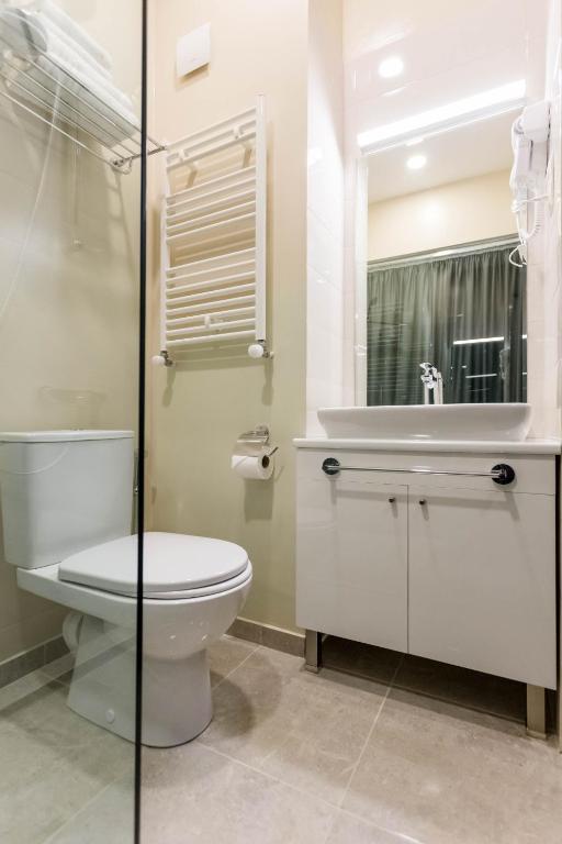 Luxury 3 BR apartment by Freedom square City Center photo