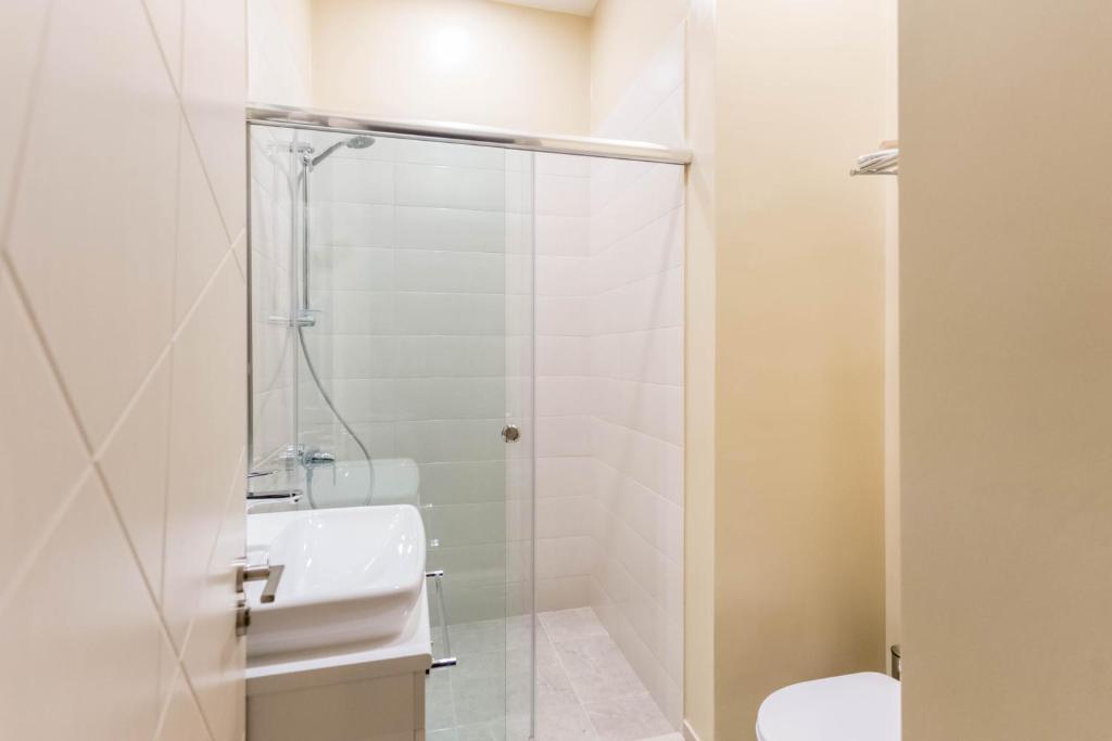 Luxury 3 BR apartment by Freedom square City Center photo