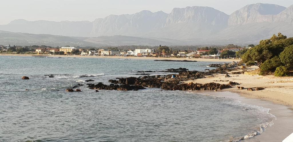 Westbank Private Beach Villa photo