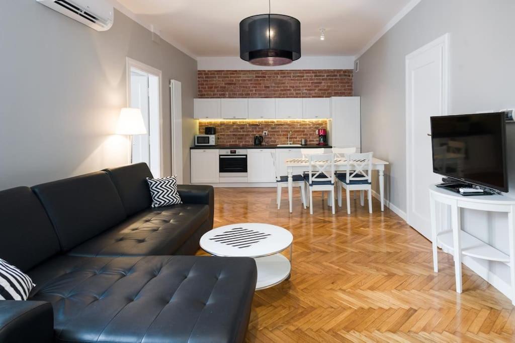 Florianska Deluxe Apartments with Air Condition — Hotel in Kraków