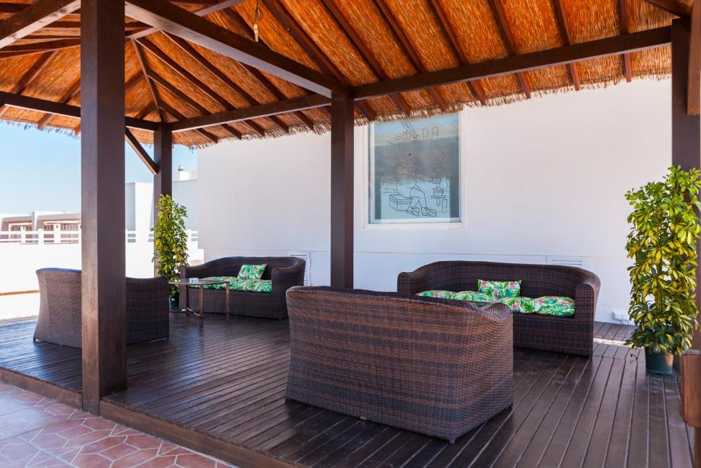 Apartamentos Mexico — Hotel building in Vera, Andalusia