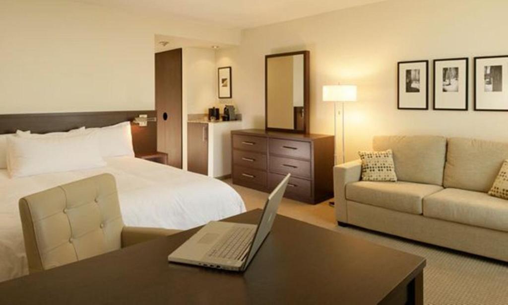 le Georgesville — Hotel in Saint-Georges (QC)
