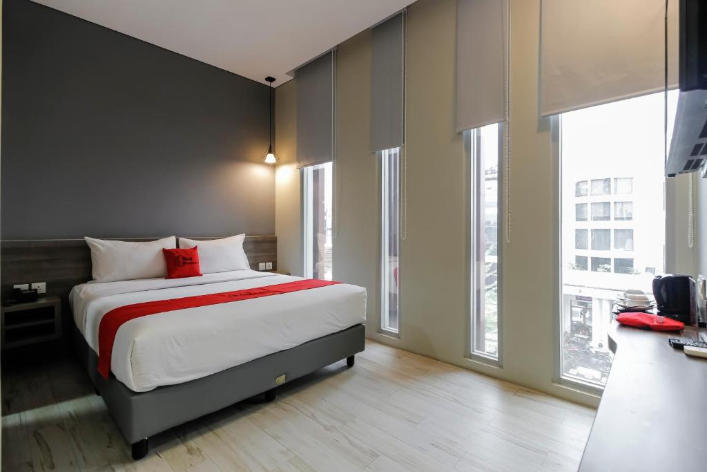RedDoorz Plus near Tebet photo