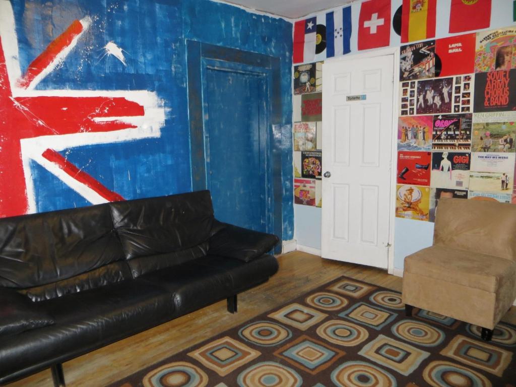 Shared lounge/TV area