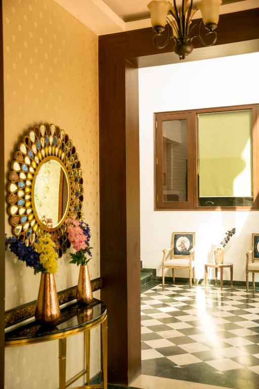 フロント・ロビー