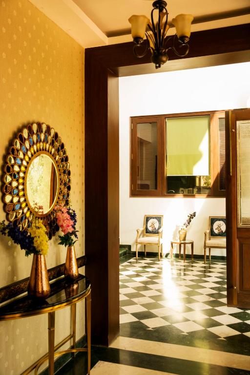 フロント・ロビー