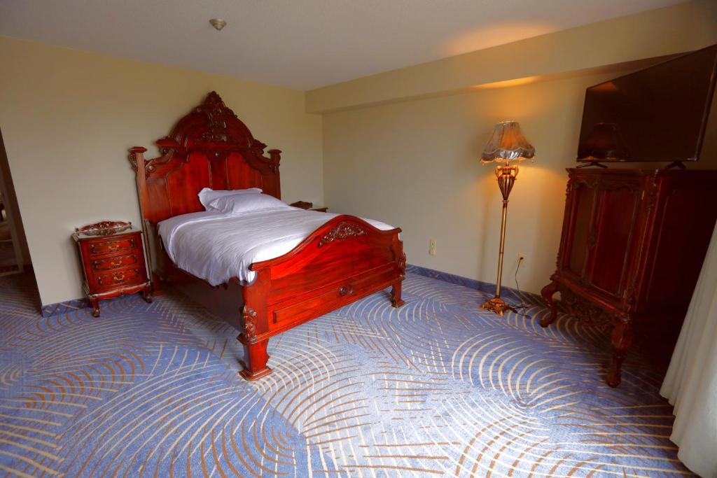 Fullerton Manor Inn photo