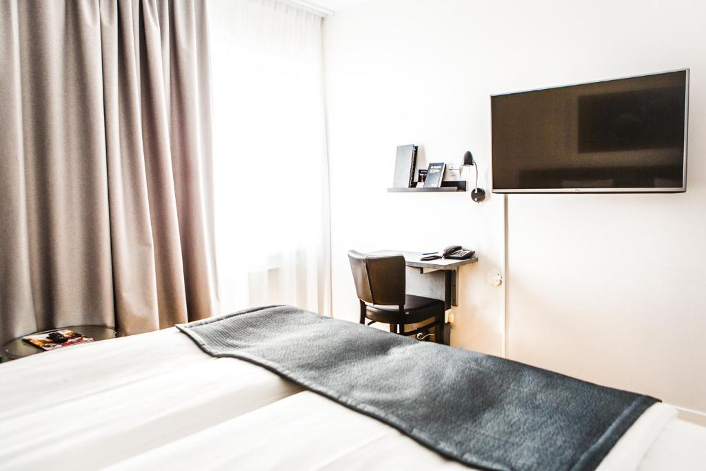 Best Western Plaza Hotel Photo 34
