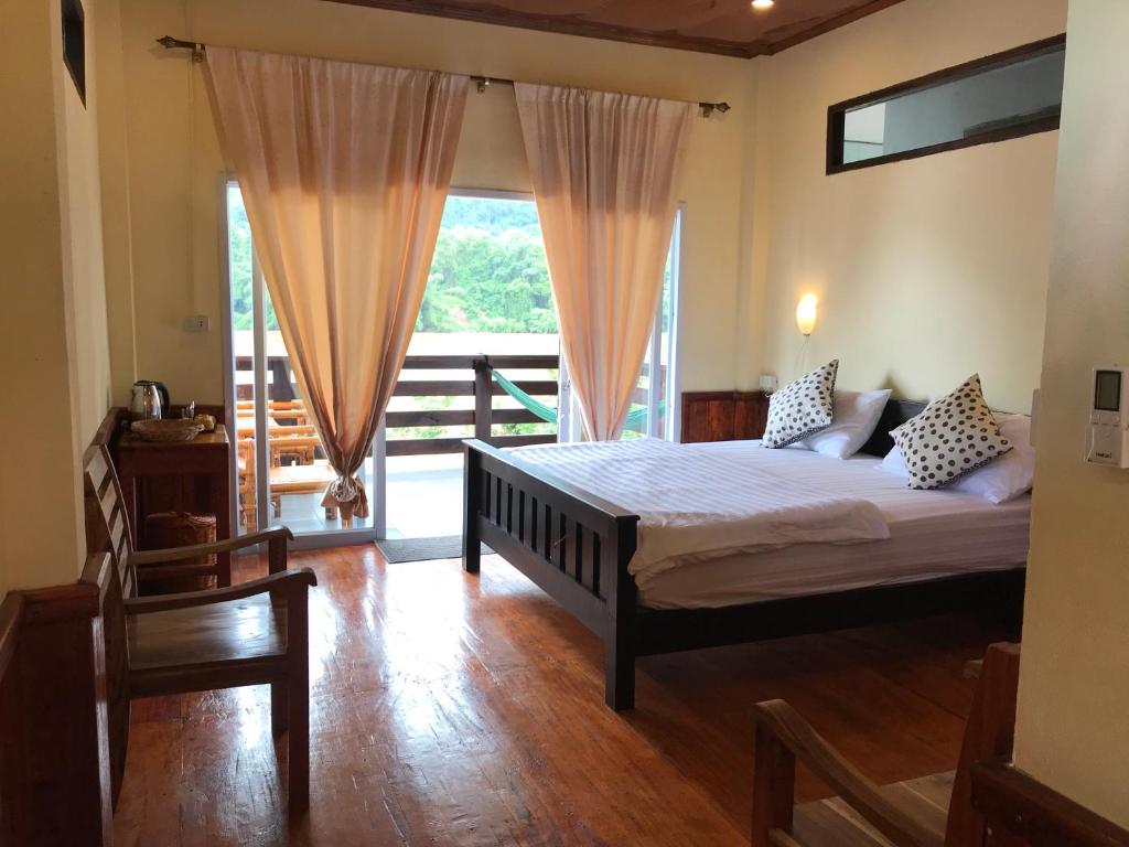 Riverview Bungalows & GH, Muang Ngoy