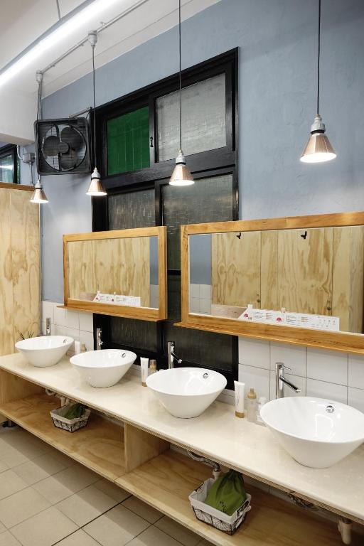 Cao Ji Book Inn Hostel