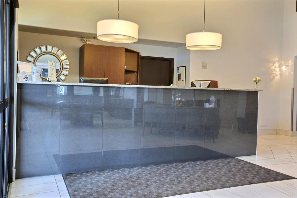 Super 8 By Wyndham Lachenaie/Terrebonne Photo 21